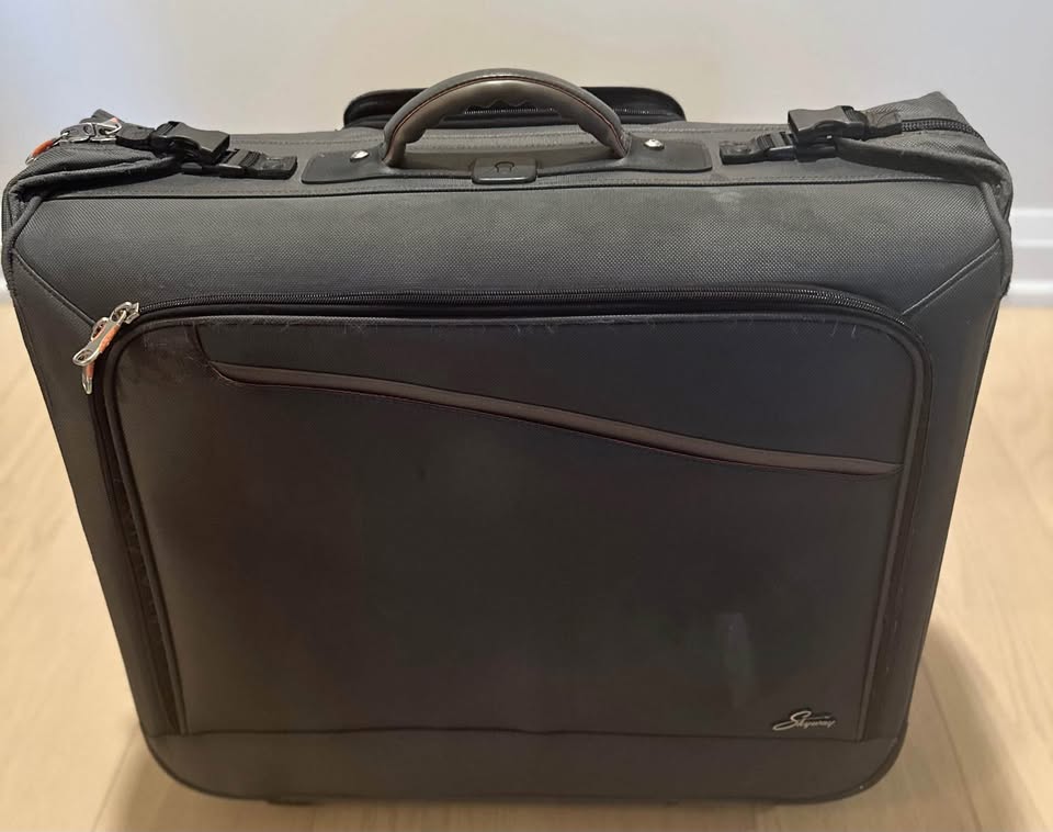 Skyway Rolling Garment Bag (Luggage) – Gently Used - photo 2