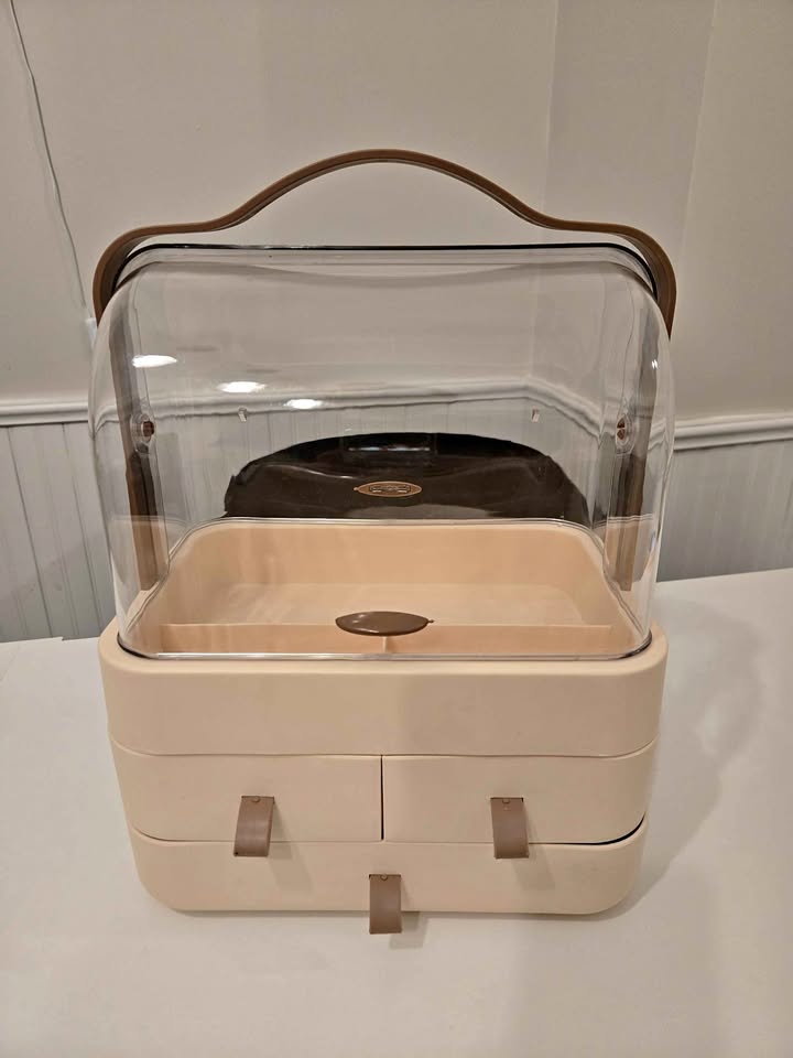 Make Up / Bathroom Organizer