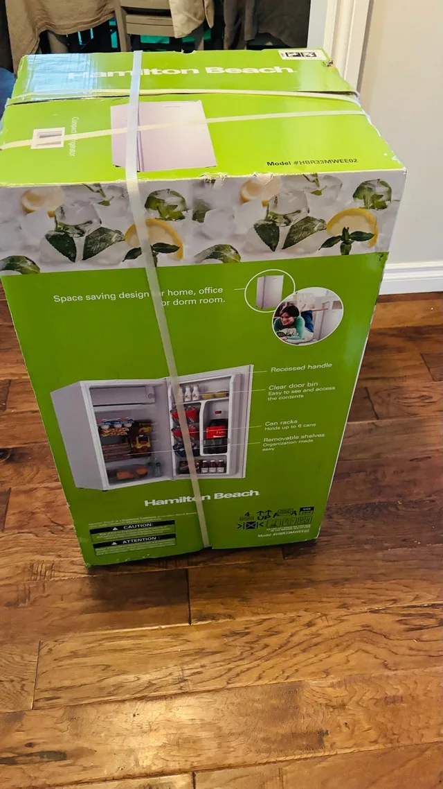 *BNIB* Hamilton Beach 3.3 cu.ft. Compact Refrigerator, White image indicator(3)