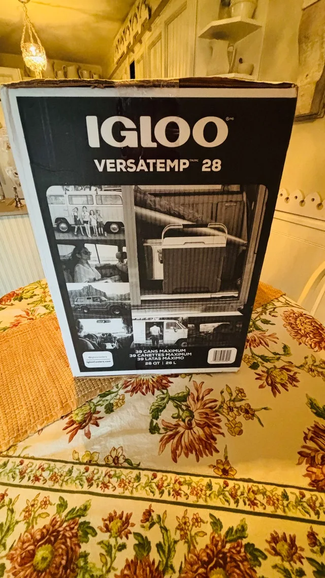 *BNIB* Igloo Versatemp™ Electric Cooler/Warmer image indicator(5)