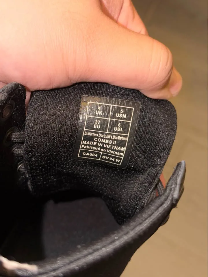 Womens Dr. Martens image indicator(2)