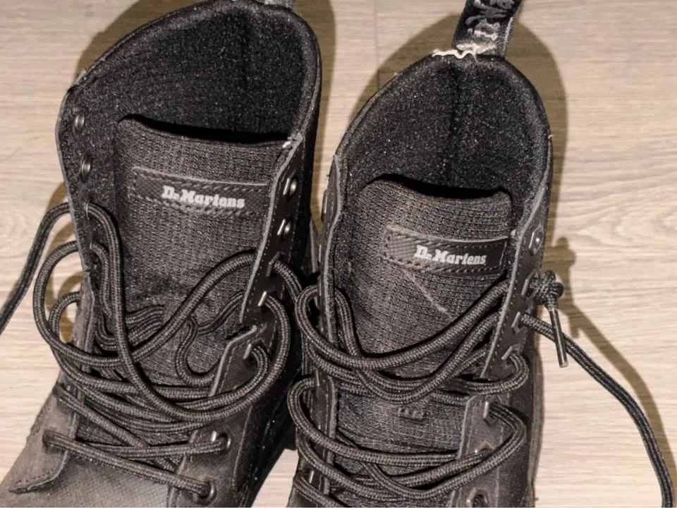 Womens Dr. Martens image indicator(3)