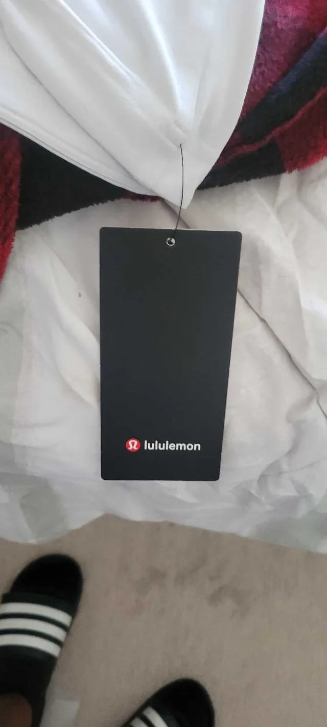 LULULEMON easy set train (men's Large) brand new. Never worn image indicator(4)