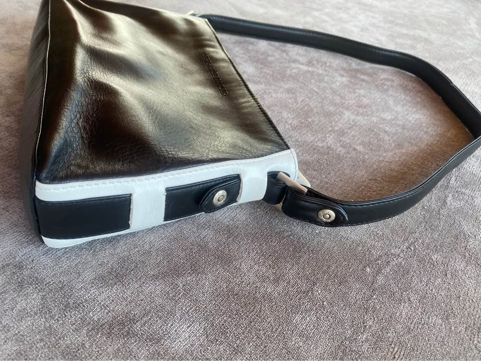 Derek Alexander leather, top zip shoulder bag - photo 3