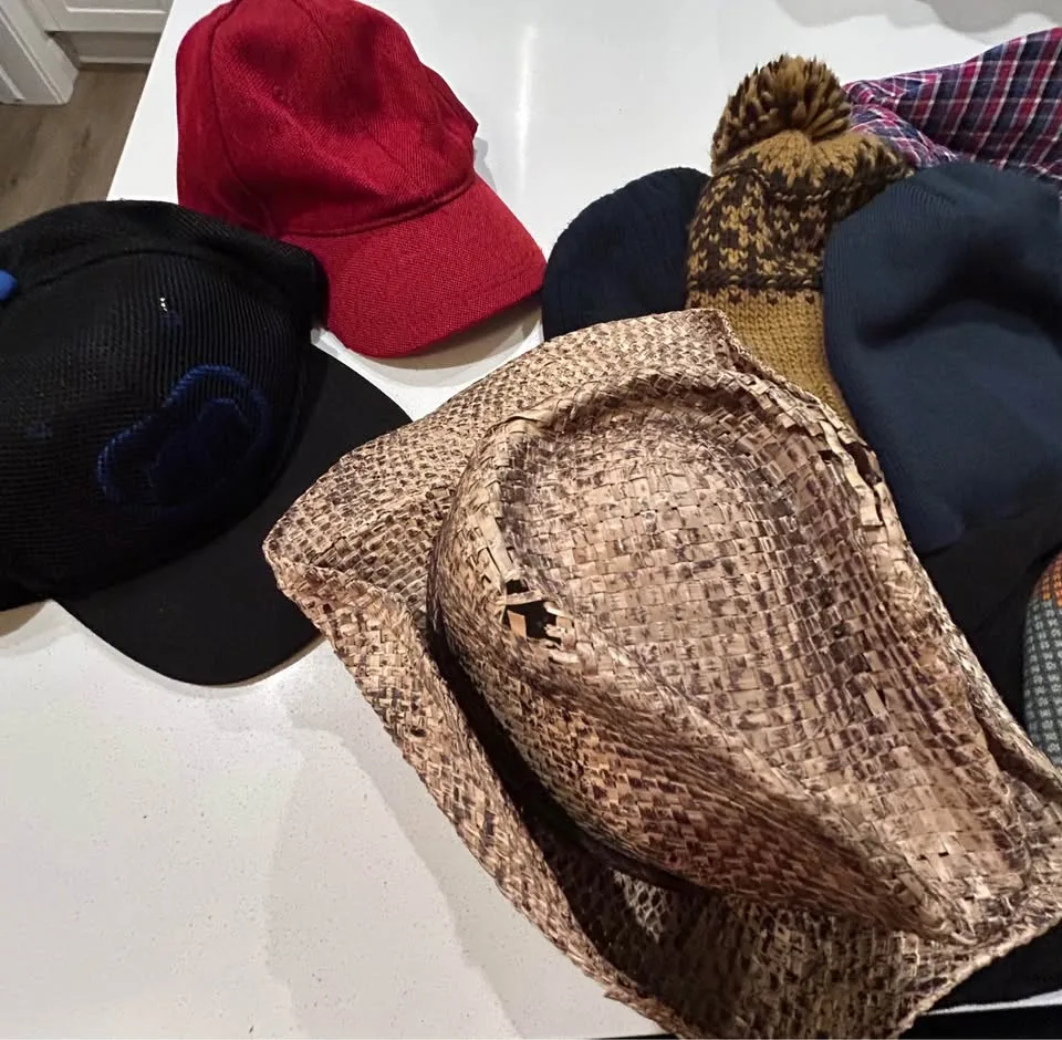 Mixed men’s clothing and accessories image indicator(4)