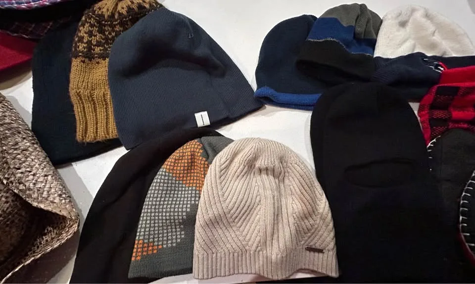 Mixed men’s clothing and accessories image indicator(6)