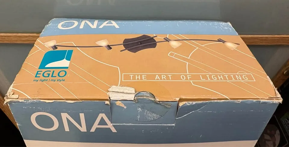 Bathroom light new in box image indicator(3)