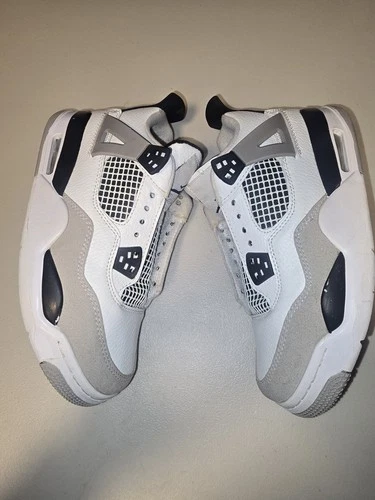 Jordan 4 Retro GS Size 6.5Y - photo 2