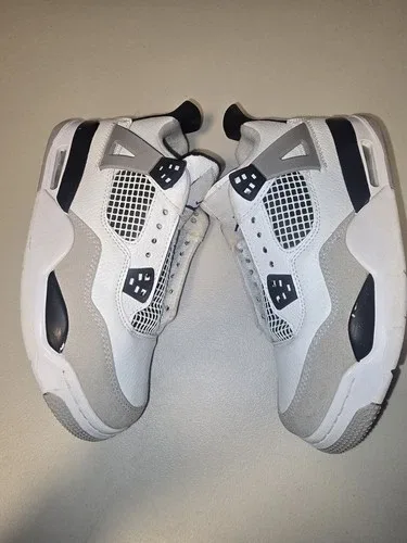 Jordan 4 Retro GS Size 6.5Y image indicator(2)