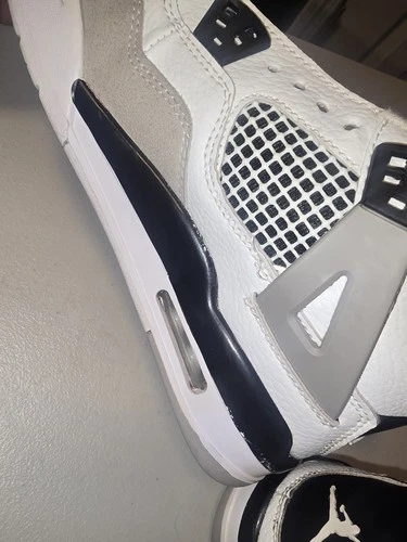 Jordan 4 Retro GS Size 6.5Y - photo 5