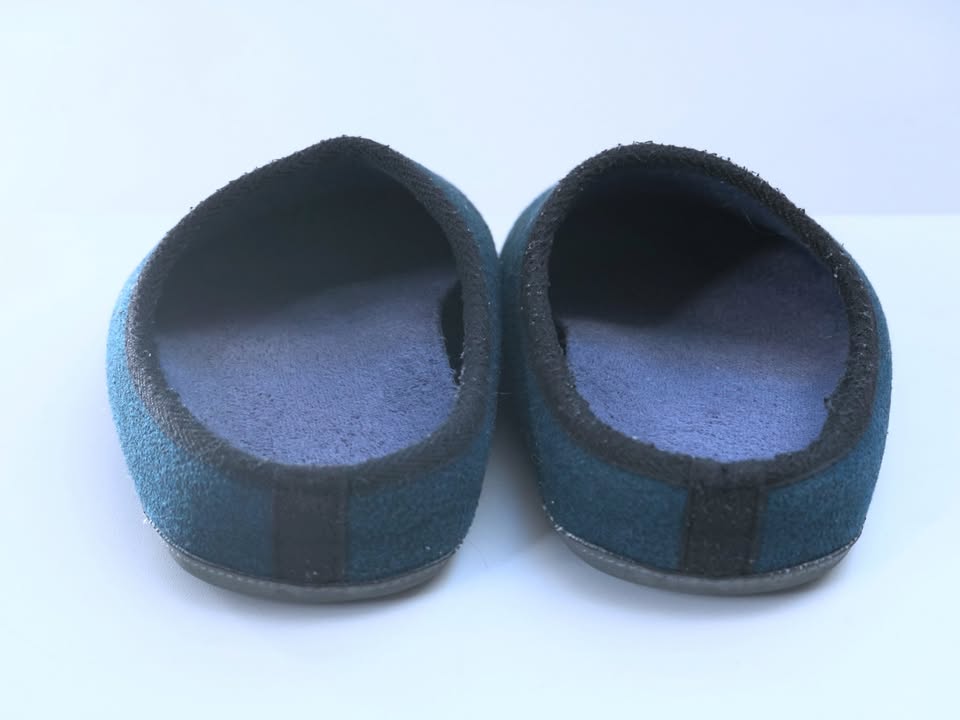Blue Indoor Slippers (M6-6.5 / W7-8) 🥕 - photo 3