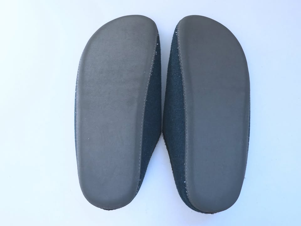 Blue Indoor Slippers (M6-6.5 / W7-8) 🥕 - photo 5