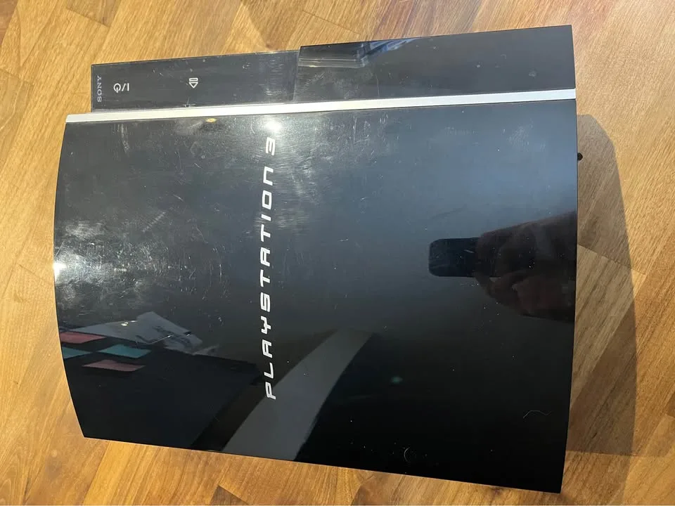 PlayStation 3 Bundle (Console + Cables + 21 Games) image indicator(2)