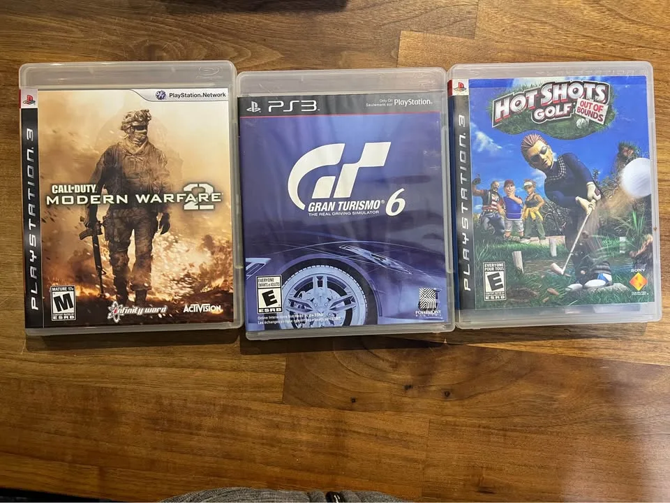 PlayStation 3 Bundle (Console + Cables + 21 Games) image indicator(6)