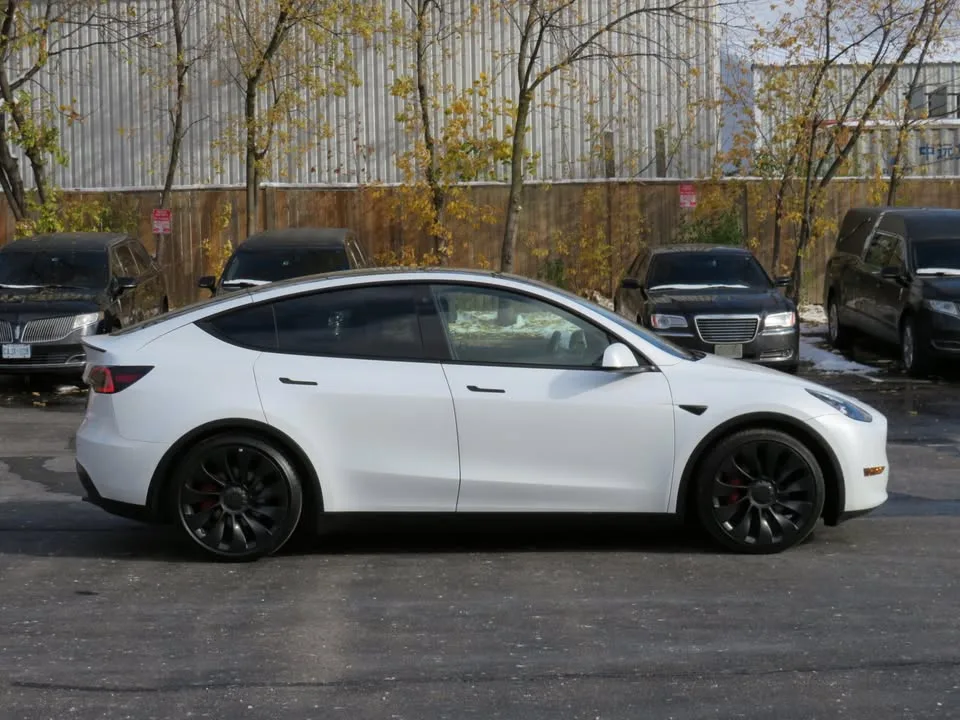 2022 Tesla Model Y Performance AWD No Accidents image indicator(5)