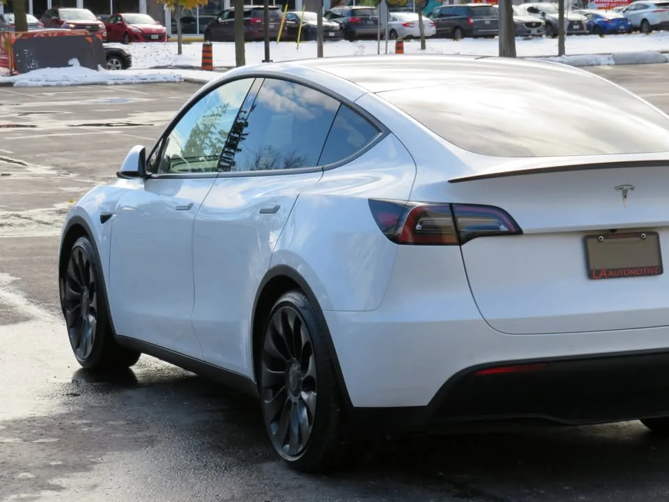 2022 Tesla Model Y Performance AWD No Accidents image indicator(9)