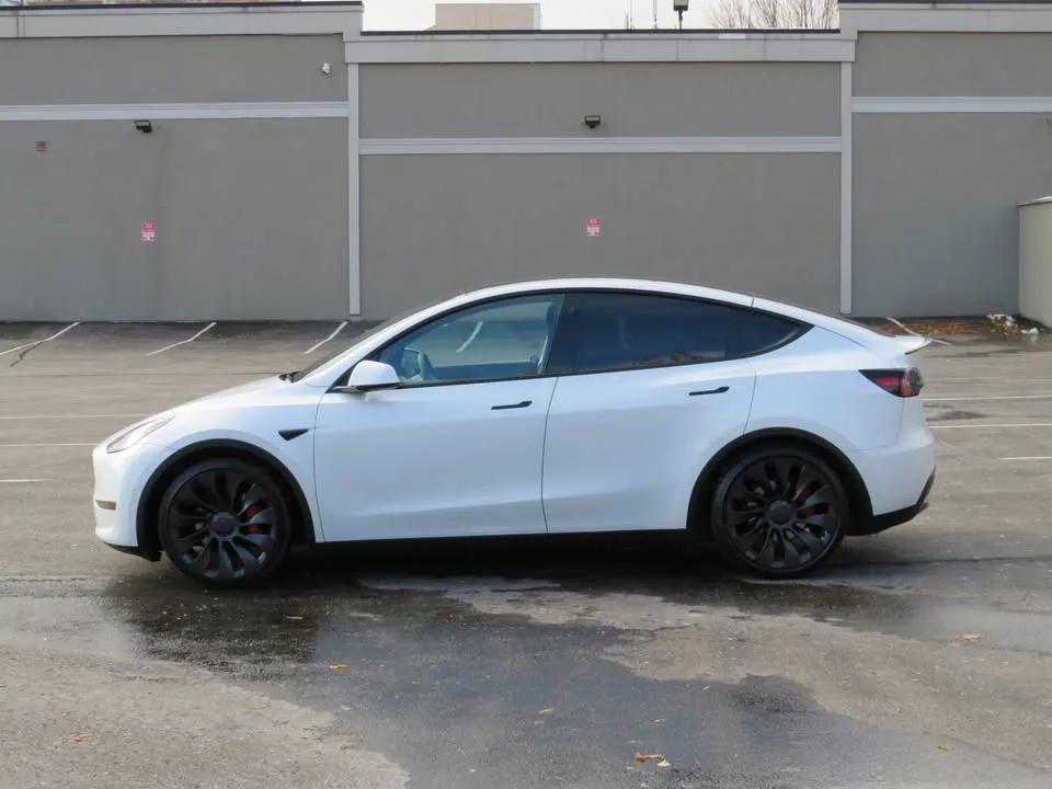 2022 Tesla Model Y Performance AWD No Accidents image indicator(10)