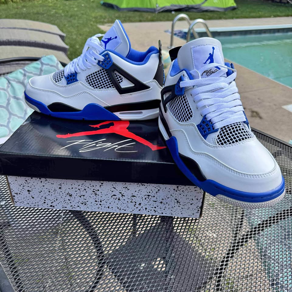 Jordan 4 Retro “Motorsports” dm for size