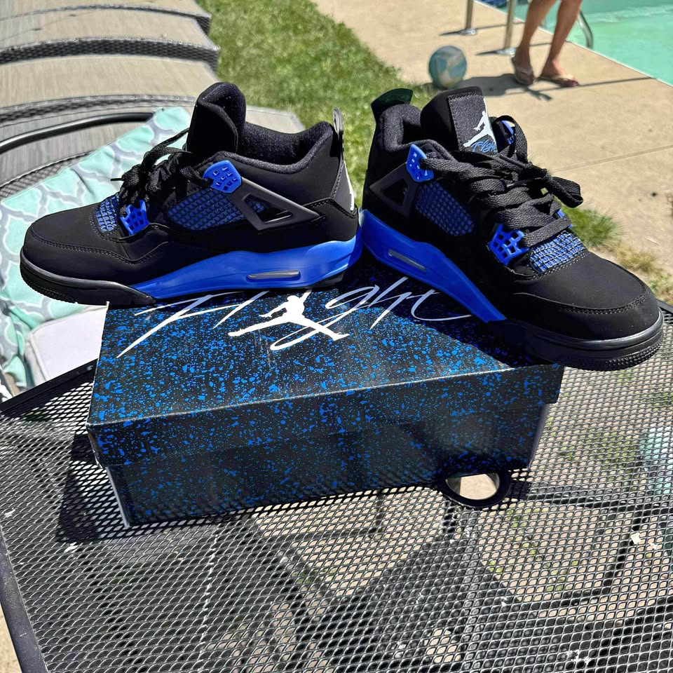 Jordan 4 “blue thunders” dm for size