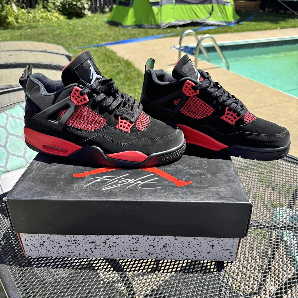 Jordan 4 “red thunders”
