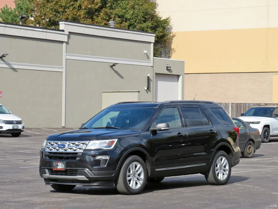2019 Ford Explorer XLT 4WD w/Panoroof Leather Navi thumbnail