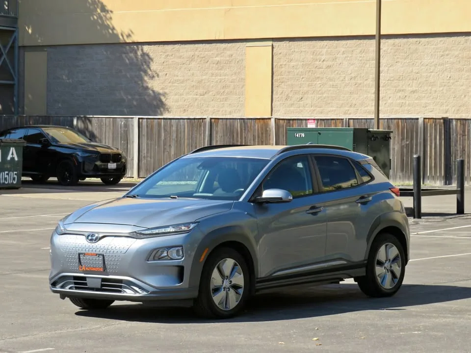 2021 Hyundai kona electric one owner no accidents w/carplay came thumbnail