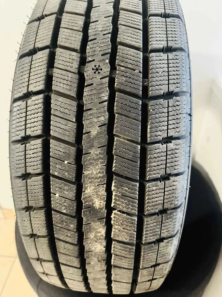 Set of 4 Winter Tires – No Rims image indicator(4)