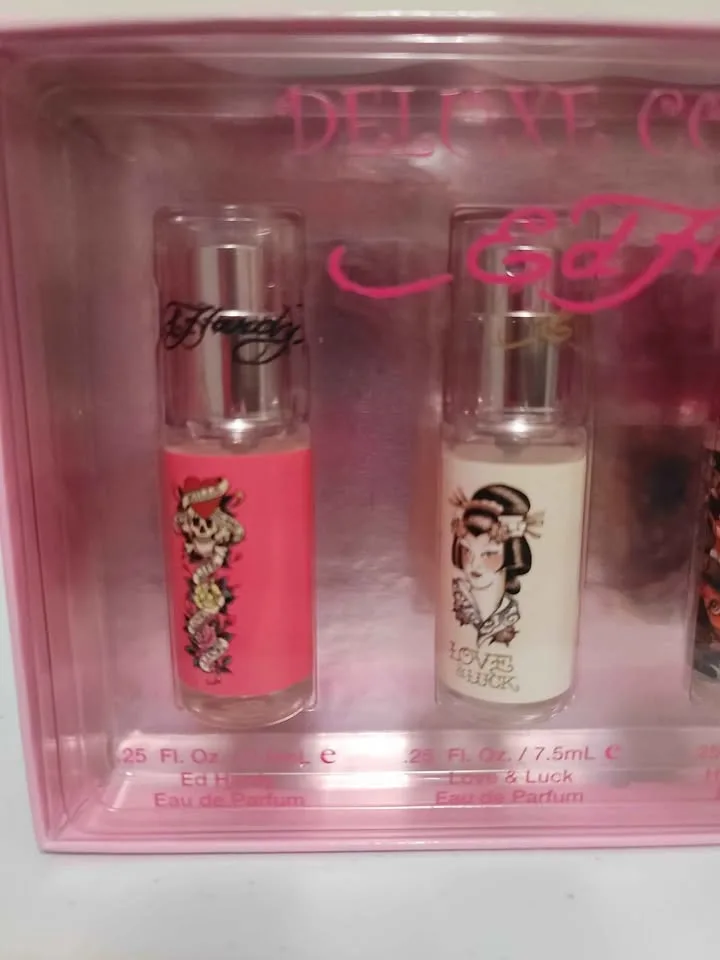 Ed Hardy Mini Perfume Set Deluxe Collection image indicator(2)