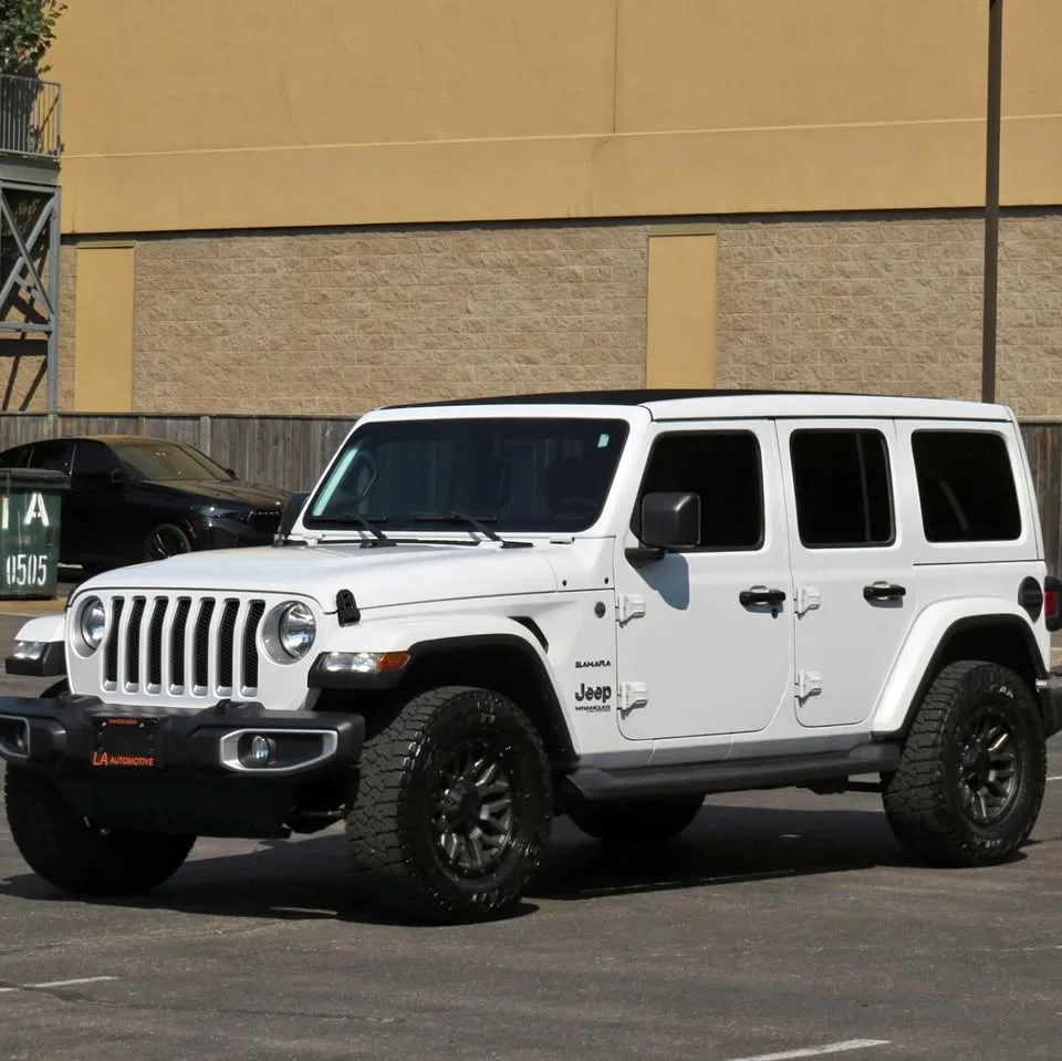 2018 Jeep Wrangler Unlimited Sahara 4x4 Upgraded RIMS thumbnail