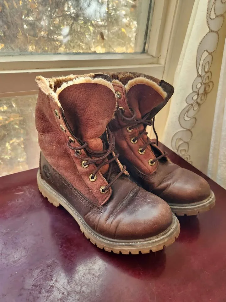 Timberland Boots Women 7 Brown Fur Suede thumbnail