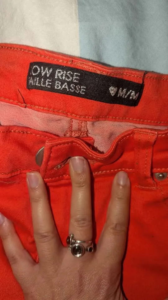 Size 27 stretchy Jeans/Capris image indicator(2)