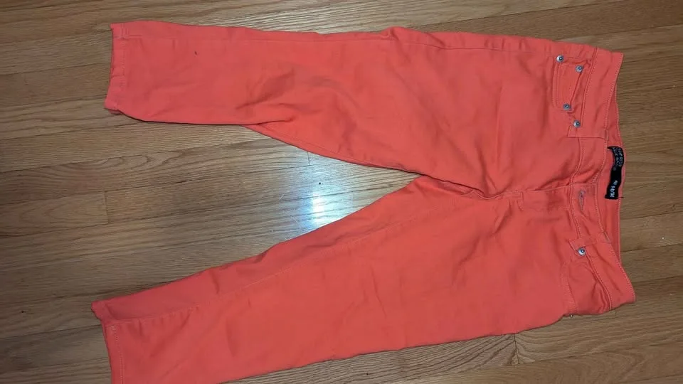 Size 27 stretchy Jeans/Capris image indicator(3)