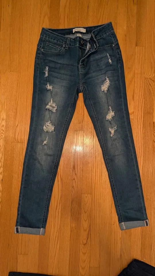 Size 27 stretchy Jeans/Capris image indicator(5)