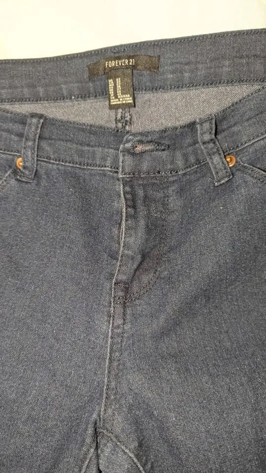 Size 27 stretchy Jeans/Capris image indicator(6)