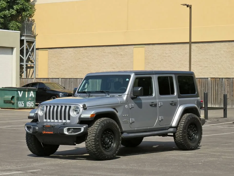 2019 Jeep wrangler unlimited sahara 4x4 upgraded rims thumbnail