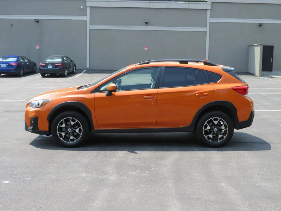 2018 Subaru crosstrek touring awd w/ carplay b.camera heated sea image indicator(10)