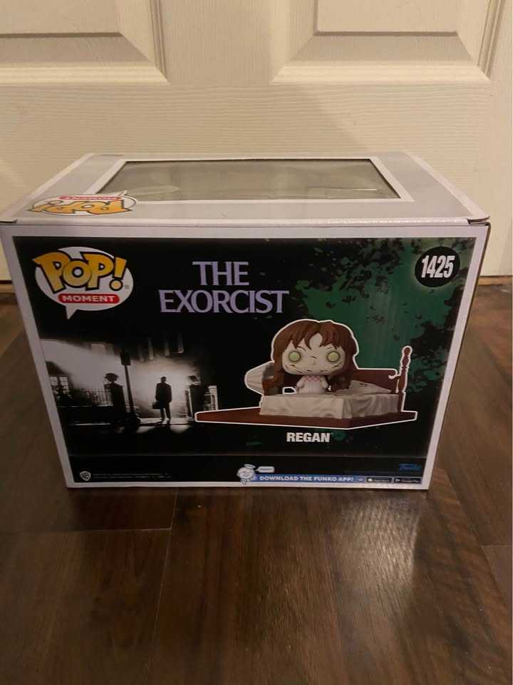 Exorcist Regan in Bed Funko Pop Funko Shop Exclusive - photo 3