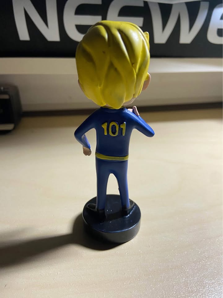 Fallout Vault Boy Bobblehead - photo 2