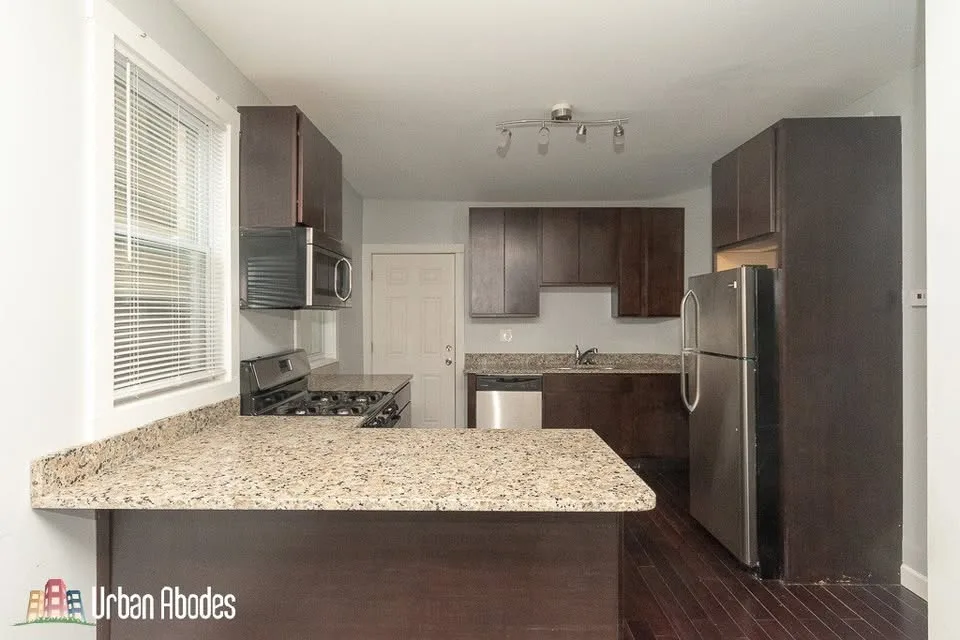 2 Beds 1 Bath Apartment image indicator(2)