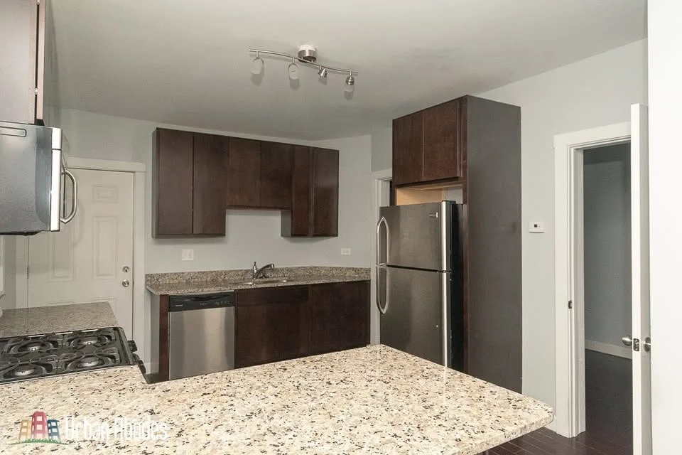 2 Beds 1 Bath Apartment image indicator(3)