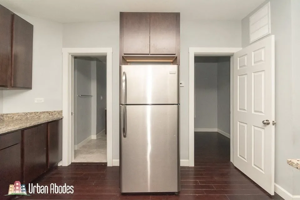 2 Beds 1 Bath Apartment image indicator(6)