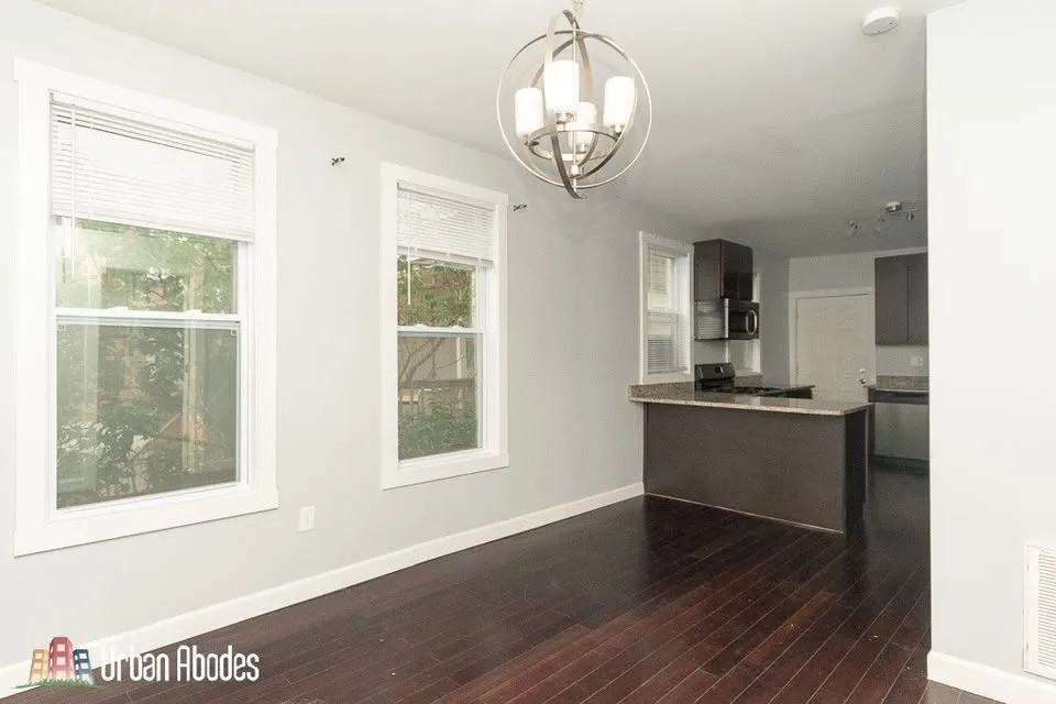 2 Beds 1 Bath Apartment image indicator(9)