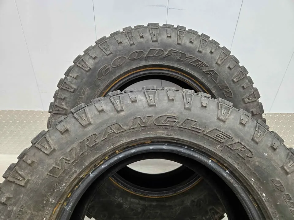 Goodyear Wrangler Duratrac Tires- LT265/70R17 image indicator(8)