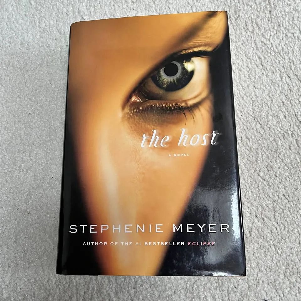 The Host - by Stephanie Meyer thumbnail