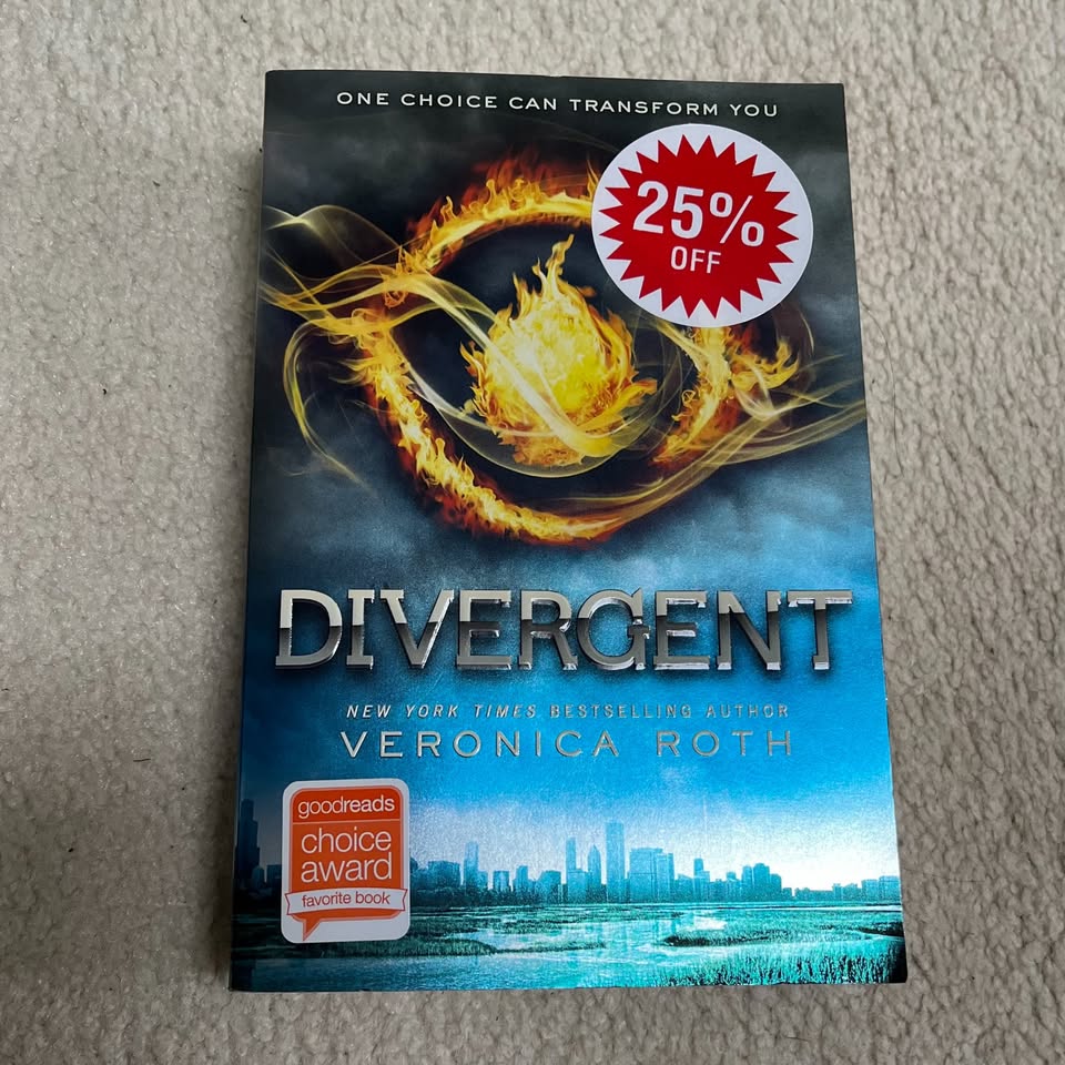 Divergent Series - by Veronica Roth - photo 3