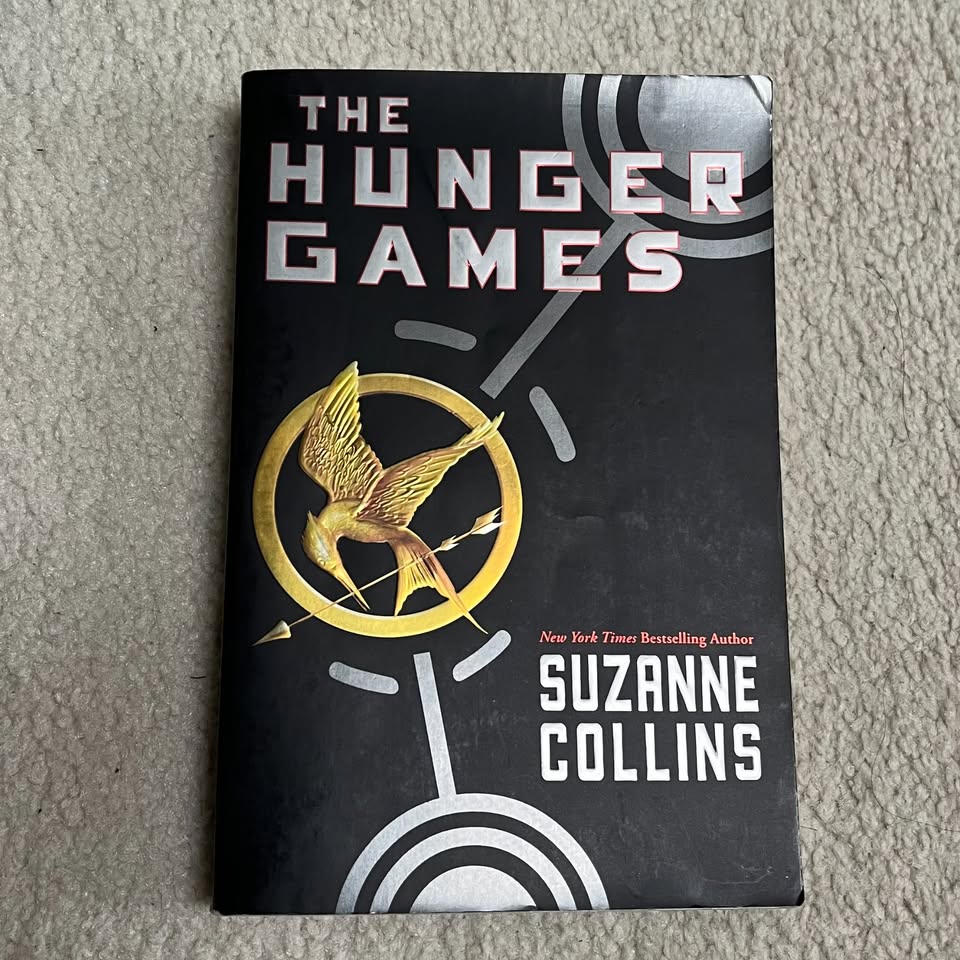 The Hunger Games Series - by Suzanne Collins - photo 3