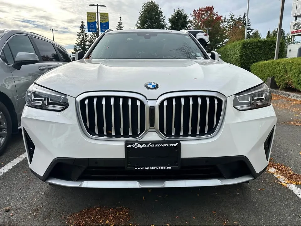 2022 BMW X3 image indicator(2)