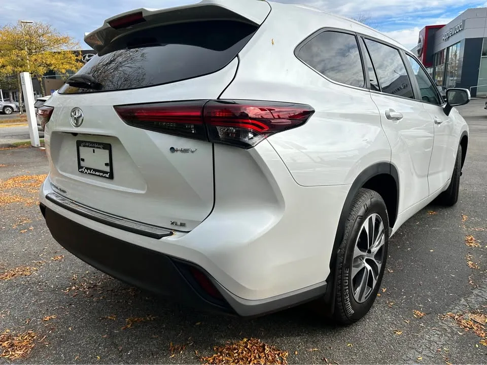 2025 Toyota Highlander Hybrid XLE AWD image indicator(10)