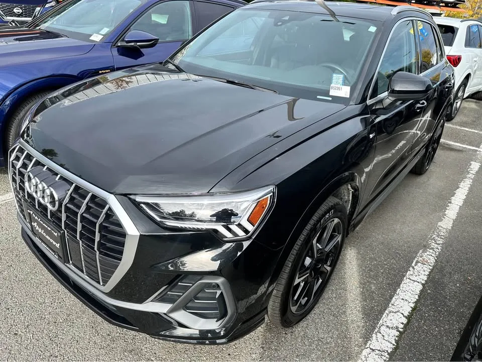 2024 Audi Q3 image indicator(4)