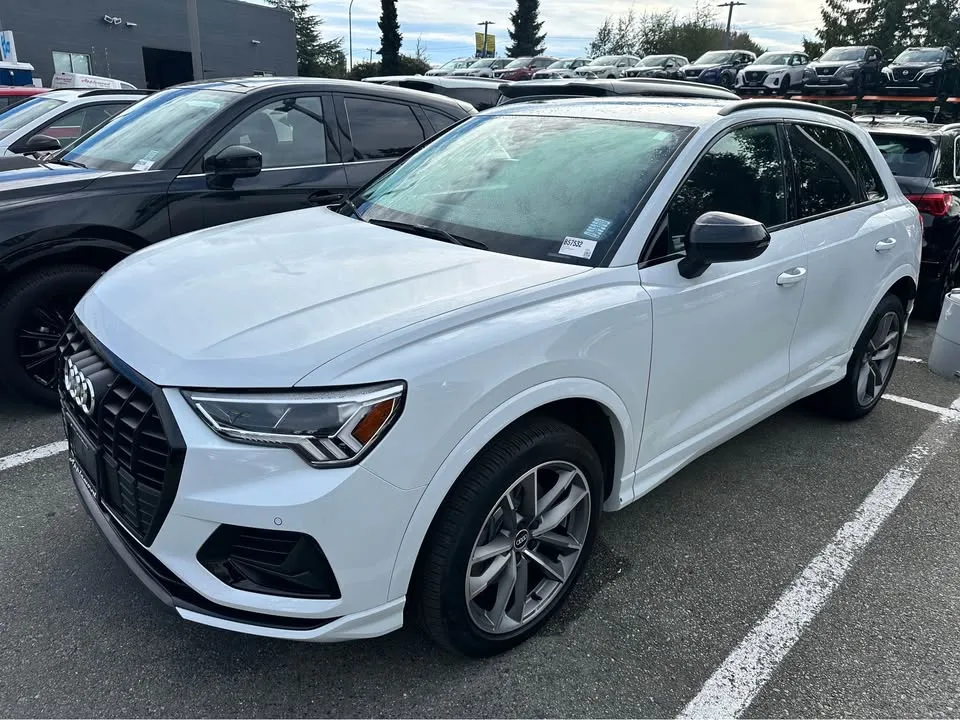 2022 Audi Q3 image indicator(4)